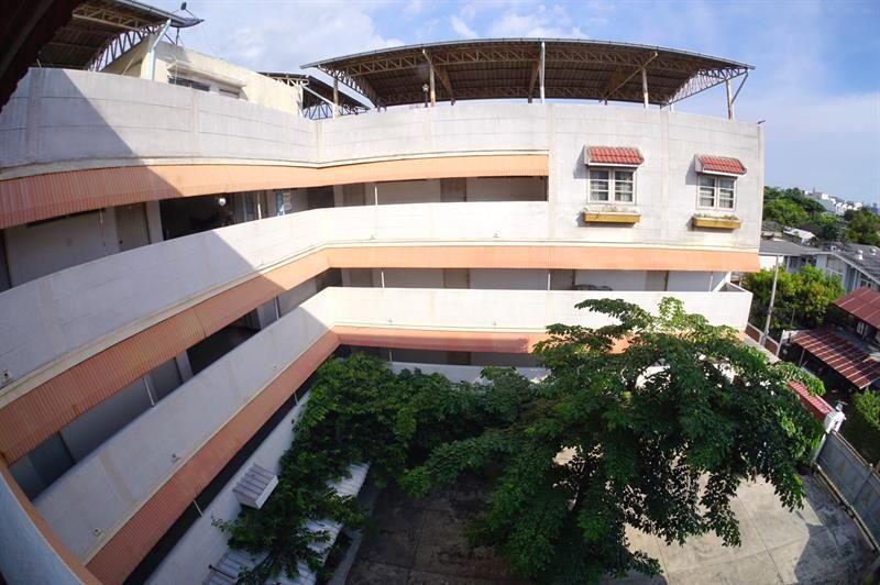 Apartment Baan Sriyan